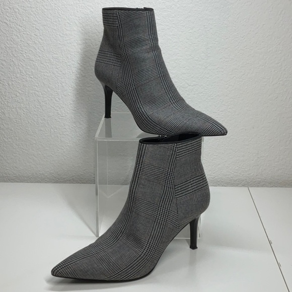 CAbi Shoes - Cabi Dandy Glen Plaid Ankle Booties Gray Black White Red Size 9
